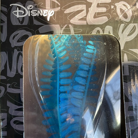 Disney The Little Mermaid Pearlized Seashell Faux Succulent Planter NEW - Picture 4 of 5